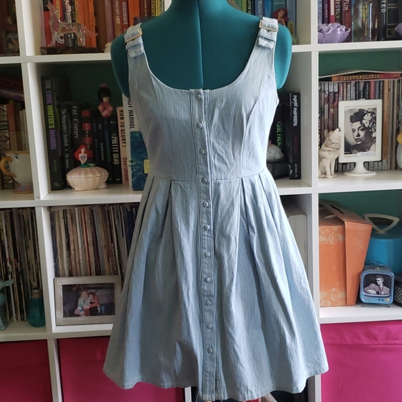 Dresses & Skirts - Super cute striped chambray dress